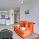 1 Bedroom Cozy In * לה טרמבלד