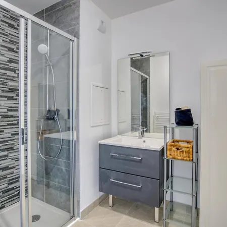 Amazing Apartment In La Tremblade With Wifi