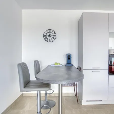 Amazing Apartment In La Tremblade With Wifi 라 트럼블라드